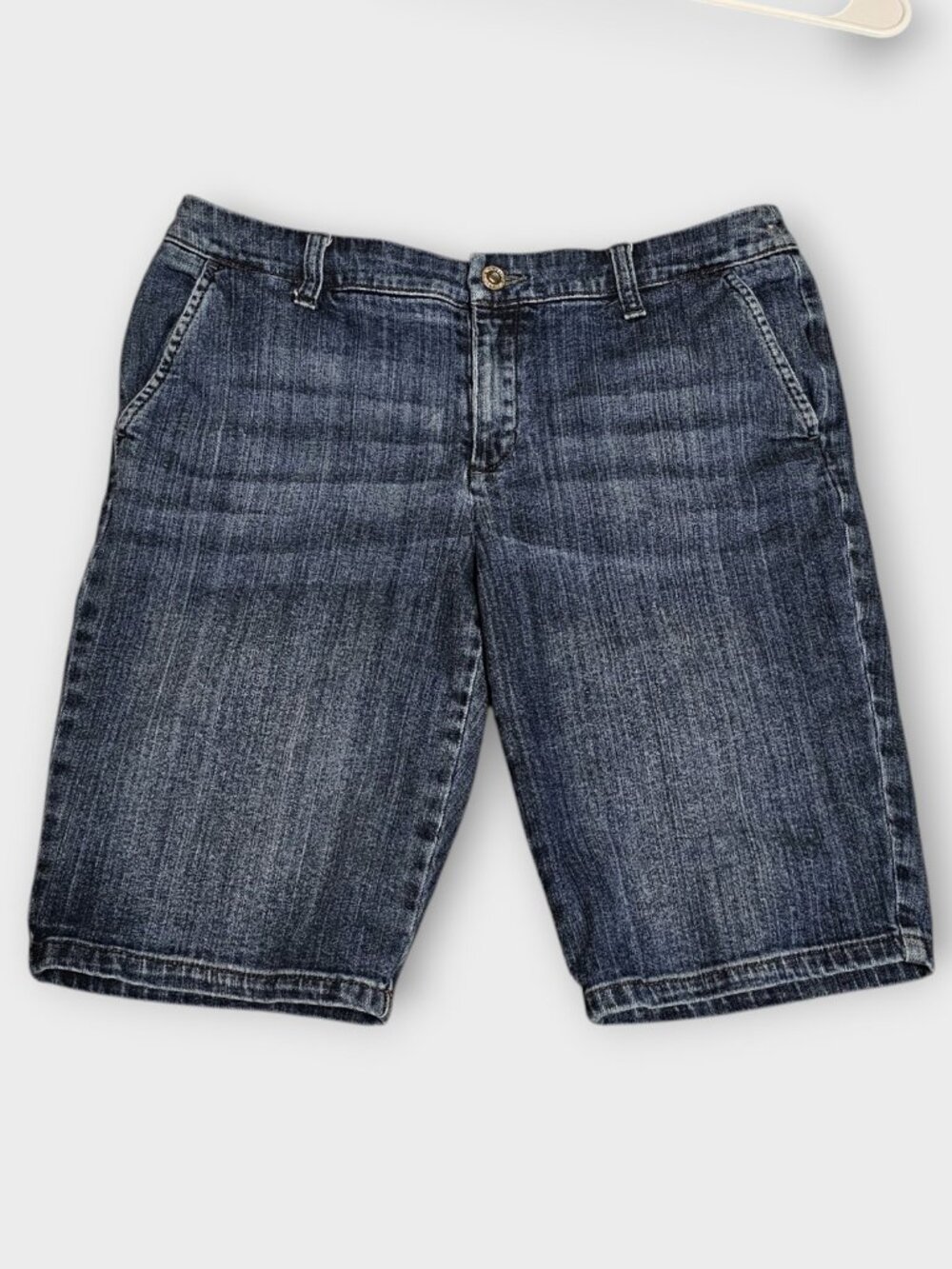 Liz Claiborne Chino Shorts Womens 4 Blue Denim Classic Fit Midi Stretch